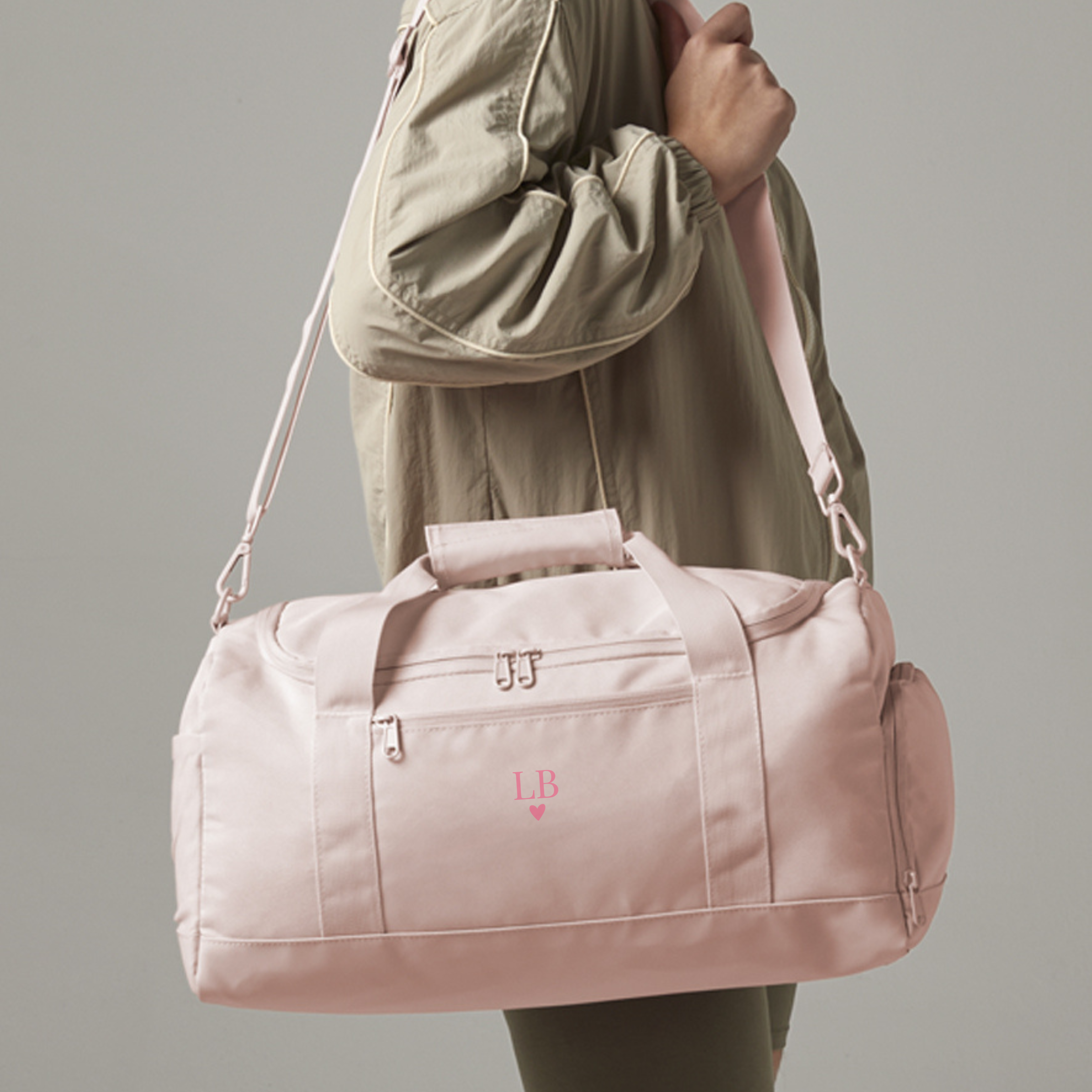 Beautiful personalised gym bag gift for her, pink duffle bag with initials for fitness, travel and weekend adventures. Custom monogram duffle bag.